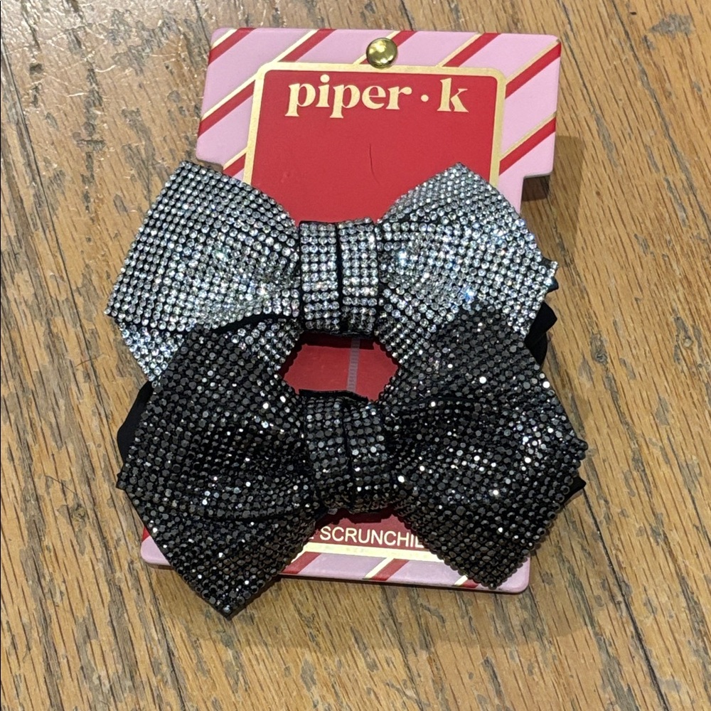 NWT Piper K Sparkling Black and Silver Glitter Bow Scrunchies